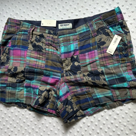 Old Navy Pants - Woman’s Size 14 Shorts